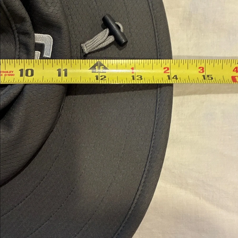 Titleist FJ Aussie golf hat, adjustable head and chin straps. - Picture 7 of 9